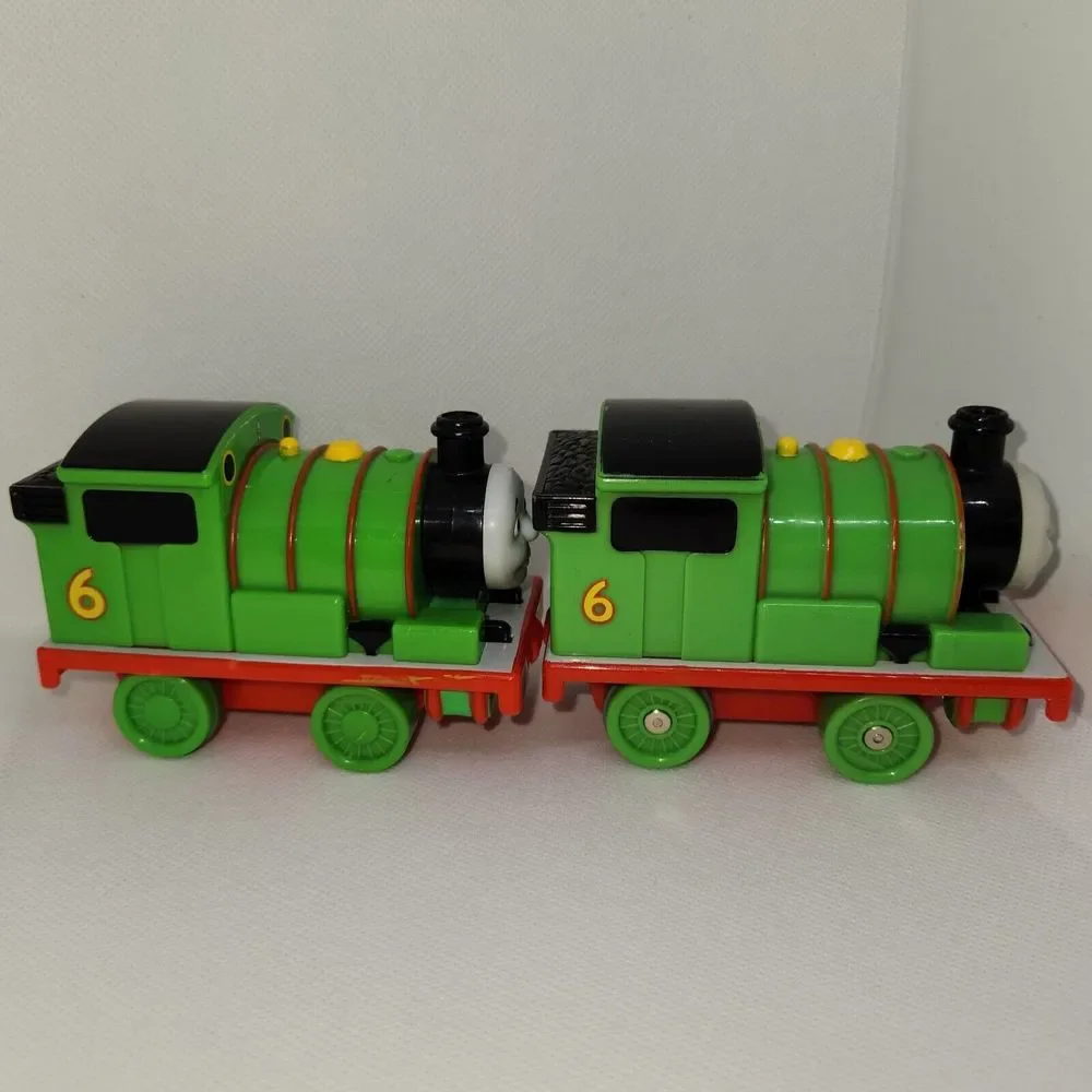 Thomas & Friends Pull-Back and Go Train Engines - Percy (2)